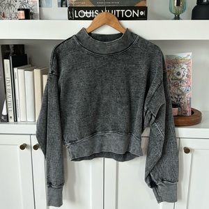 TALENTLESS SMALL MOCKNECK SWEATSHIRT ACID WASH BLACK